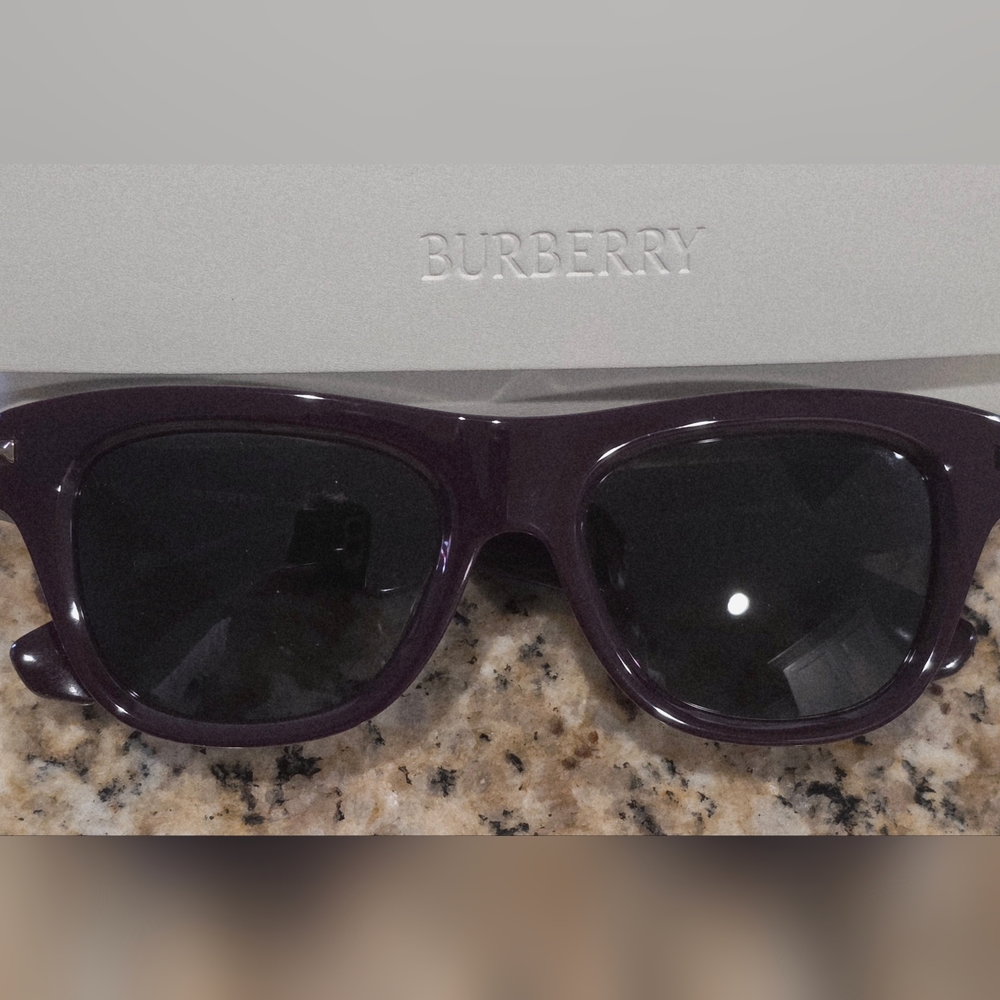 Burberry Men's Sunglasses NIB - Picture 3 of 7